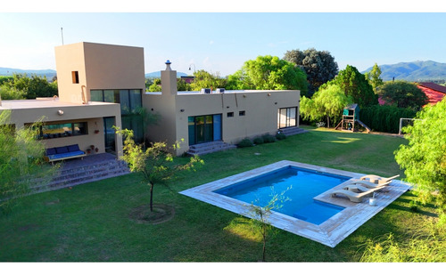 Venta Casa Estación Del Carmen Barrio Cerrado, La Casa