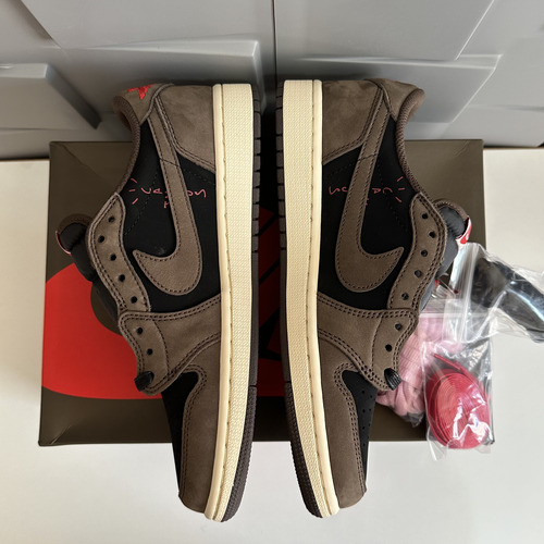 Tenis Air Jordan 1 Low Travis Scott Mocha 39 (Usado)