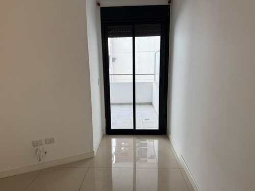 Departamento En Venta En Nueva Córdoba, 1 Dormitorio Con Balcón, Apto Credito, Desocupado