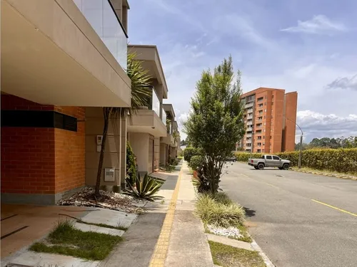 Casa Duplex En Arriendo En Unidad Abierta, A 2 Cuadras Del Parque De San Antonio