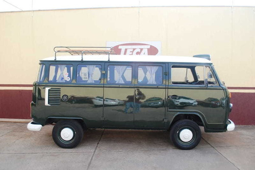 Volkswagen Kombi Standard 1.6 4p
