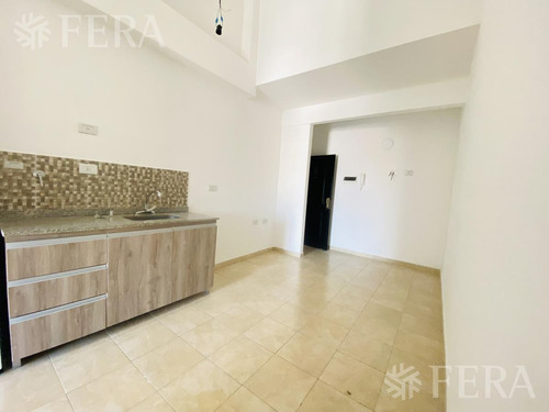 Imagen 2 de 7 de Venta De Departamento 1 Ambiente Divisible Con Balcón En Sarandi (30021)