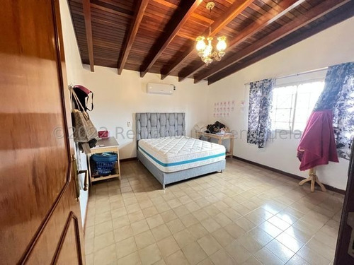 Imagen 7 de 16 de Mayerling Gonzalez Bm Vende Casa Mls #22-27856