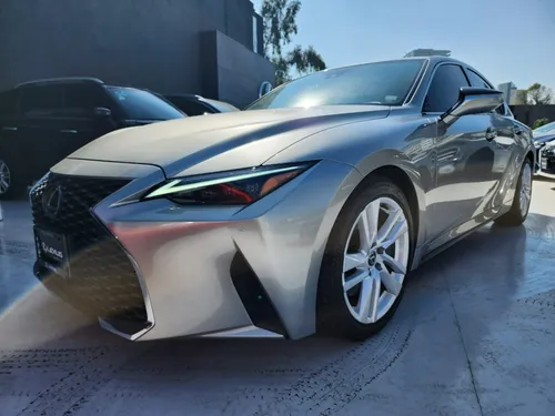 Lexus Is 300 Premium Aut 2023 3 Años De Garantia