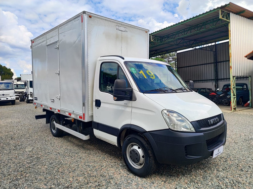 Iveco Daily 35s14 Ano 2019 Baú