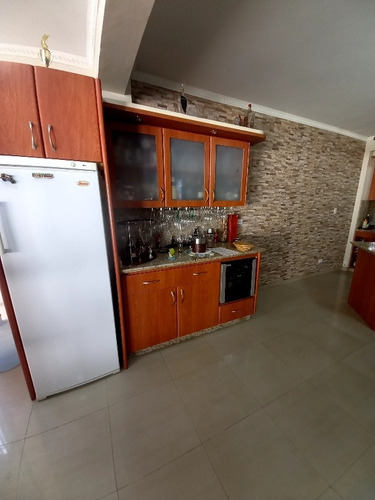 Vendo Preciosa Casa Con Piscina En La Boyera. 510 M2