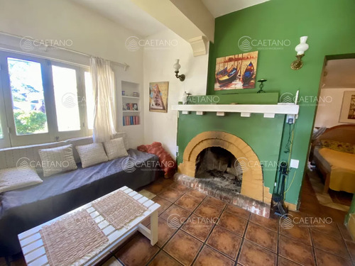 Venta Casa 5 Dormitorios. Playa Mansa, Punta Del Este