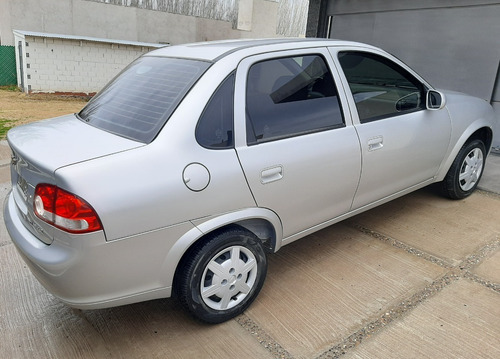 Imagen 2 de 15 de Chevrolet Corsa Classic