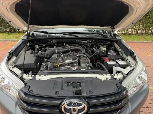 Toyota Hilux 2.7cc Mt 2022
