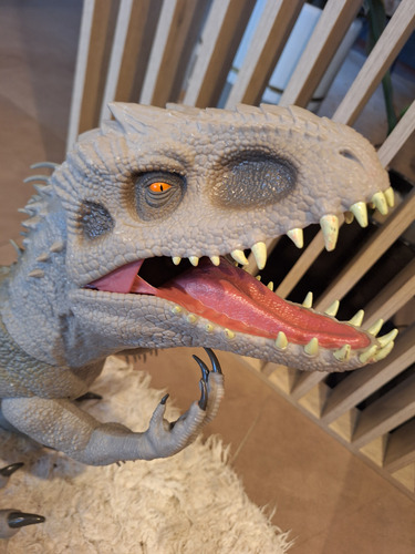 Indominus Rex Super Colosal Jurassic World Mattel