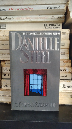 A Perfect Stranger - Danielle Steel - Ed Warner Books