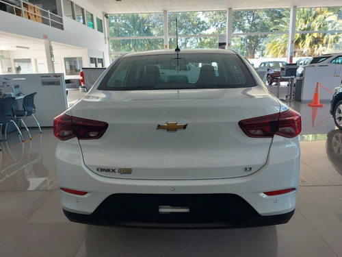 Imagen 8 de 11 de Chevrolet Onix Plus 1.0t Ltz At