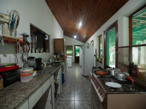 Chácara Com Piscina E 8 Quartos Em Itanhaém/sp Ch007-pc