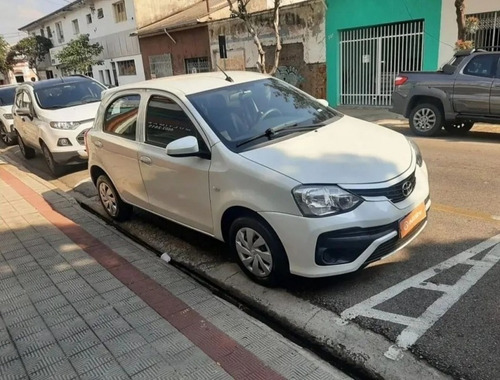 Imagem 2 de 10 de Toyota Etios 1.3