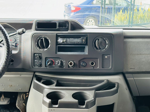 Ford Econoline 2012 E-350 15 Pas V8