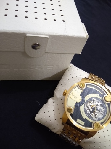 Relógio Masculino Diesel Automático Com Pulseira Dourada