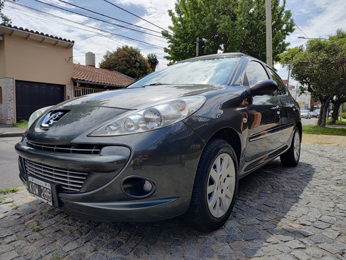 Peugeot 207 1.4 Sedan Hdi Xt