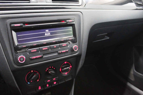 Imagen 13 de 15 de Seat Toledo 2015 4 Cilindros