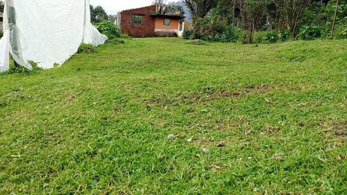 Terreno Privado De 2014 M² En Los Saucos, Fácil Acceso