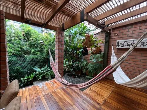 Casa Poblado De Niveles- Con Diferentes Ambientes -249mt- 3alcobas