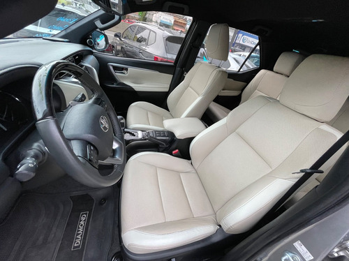 Toyota Hilux SW4 2.8 D-4D TURBO DIAMOND 7L 4X4