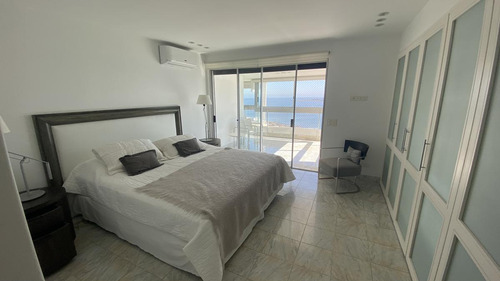 Apto, Vista Al Mar, Parrillero Propio, 3 Dorm Mas Servicio