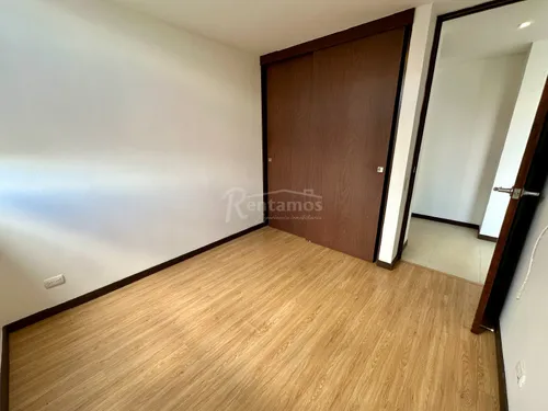 Apartamento En Arriendo En El Esmeraldal. Cod A776066