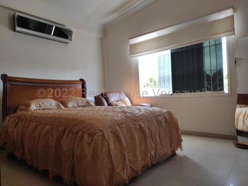Imagen 12 de 28 de Lujosa Casa Quinta Totalmente Amoblada Urb. Guaracarima La Victoria 23-17246 Ejc 04243439046