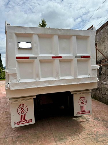 Camión De Volteo Kenworth T300 14m Nacional