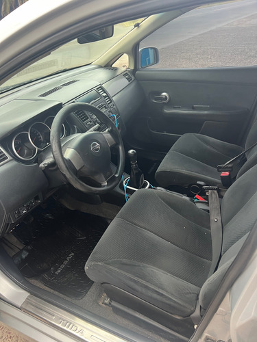 Nissan Tiida 1.8 Visia