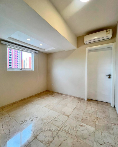 Maracay Venta Apartamento 115mts. Urb. Base Aragua Al Lado C.c. Unicentro, Resd. San Gabriel 2, Aragua