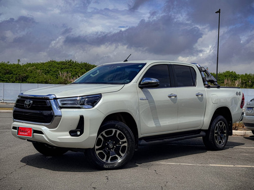 Toyota Hilux 2.8 D-4D TURBO CD SRX 4X4