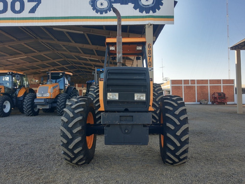 Imagem 2 de 7 de Trator Valmet 1180 4x4 .