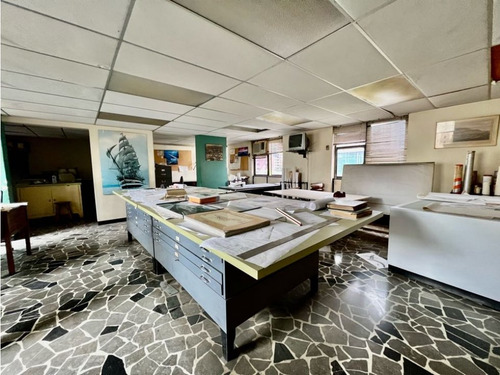 Se Vende Oficina 240m2 4b La Carlota
