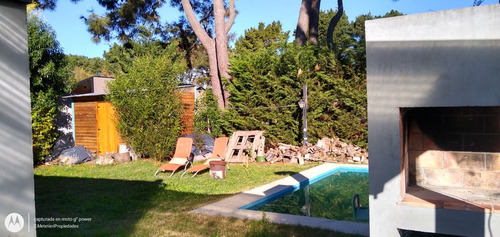 Casa En Venta 5 Ambientes Con Pileta: La Caleta