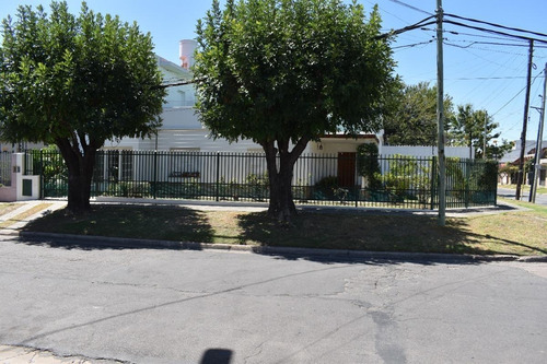 Imagen 2 de 29 de Casa En Venta - 2 Dormitorios 1 Baño - 209mts2 - Villa Santos Tesei