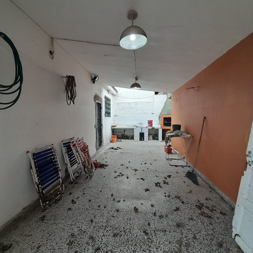 Casa 3 Amb C/ Cochera + Galpon C/ Baño F. 7709