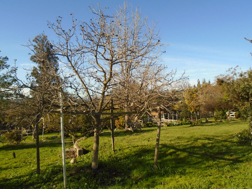 Parcela Con 2 Construcciones. Cercana Acceso Troncal Sur...