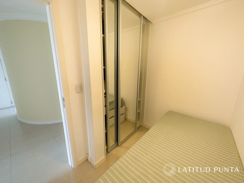 Imagen 14 de 23 de Apartamento En Casino Tower, 2 Dormitorios Y Medio - Punta Del Este Mansa