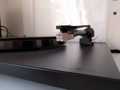 Tocadiscos Rega Planar Rp1 Con Cápsula Rega Carbón Negro (Usado)
