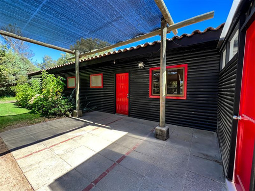 Casa En Venta De 4 Dorm. En Navidad