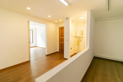 Oficina En Arriendo En Chico Norte. Cod A1094002
