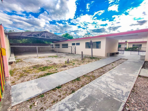 Amplio Edificio Multifuncional En Venta A Dos Cuadras De Per