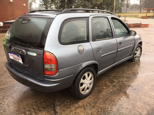 Imagen 7 de 17 de Chevrolet Corsa Wagon Gls 16v