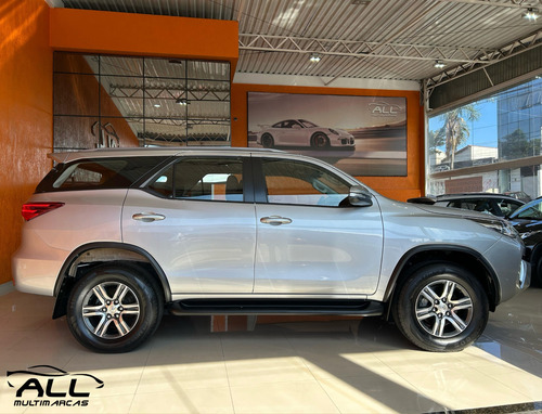 Toyota Hilux SW4 2.7 SR 7 LUGARES 4X2 16V FLEX 4P AUTOMÁTICO