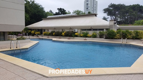 Imagen 21 de 23 de Muy Lindo Apartamento En Piso Intermedio.