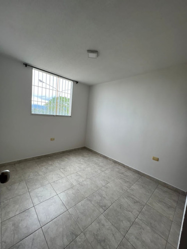 Imagen 4 de 12 de Apartamento En Alquiler En Vista Real