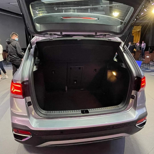 Imagen 5 de 10 de Volkswagen Taos Highline Plata Modelo 2022