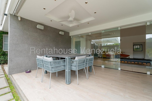 Se Ofrece En Venta Espectacular Y Hermosa Casa Quinta Ubicada En Los Geranios En El Hatillo