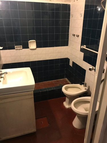 Venta Apartamento Con Renta En Brazo Oriental. 1 Dormitorio.